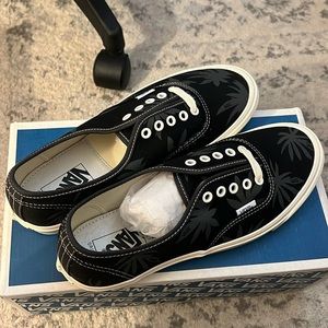 Vans Palm Leaves Size 9.5